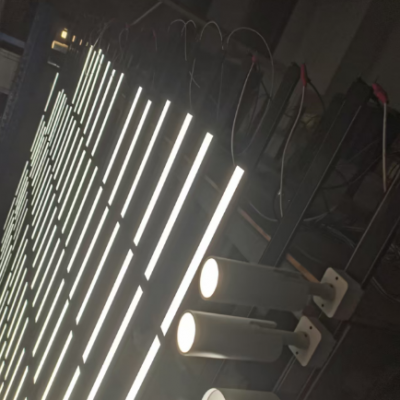 Magnetic Track Lighting Voltage Drop: What is the Maximum Track Length for One Power Feed?