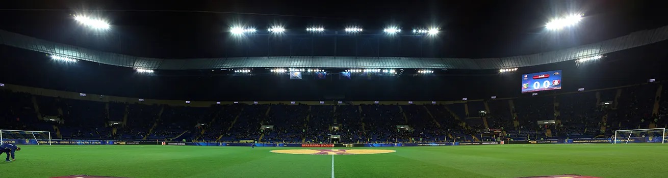 Guide to football field lighting oleder11.jpg